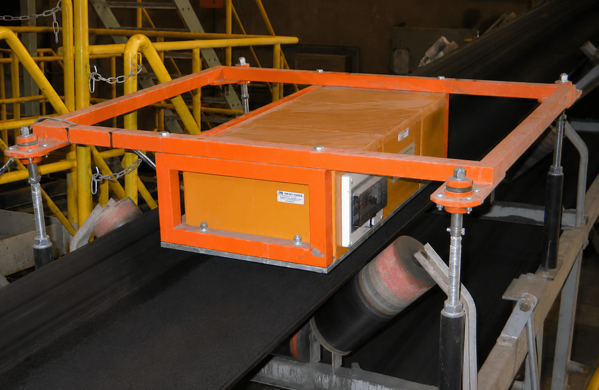 CON-X analyser mounted on conveyor belt - overhead view